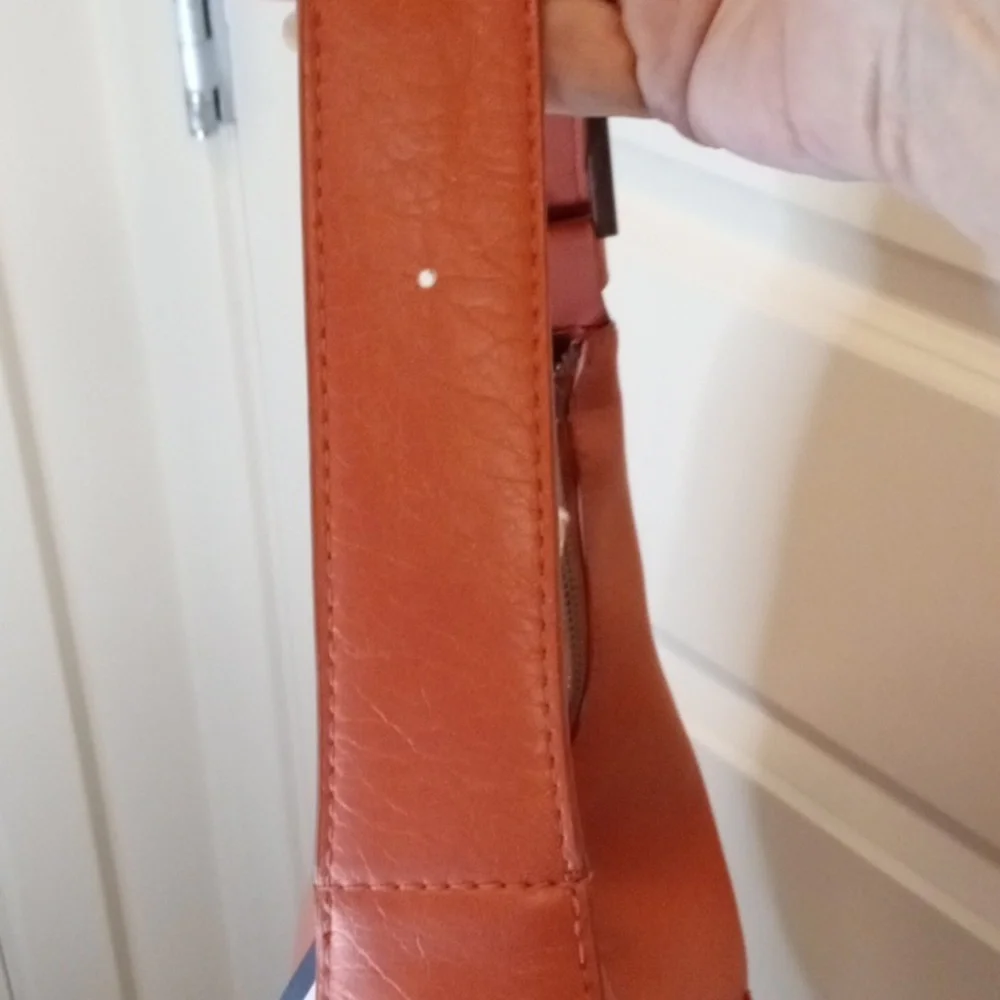 2 fer, large Universal Threads hobo-shoulder bag, NWT with full zip wallet, EUC